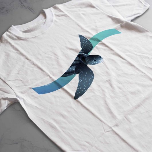 T-shirt with leatherback turtle graphic
